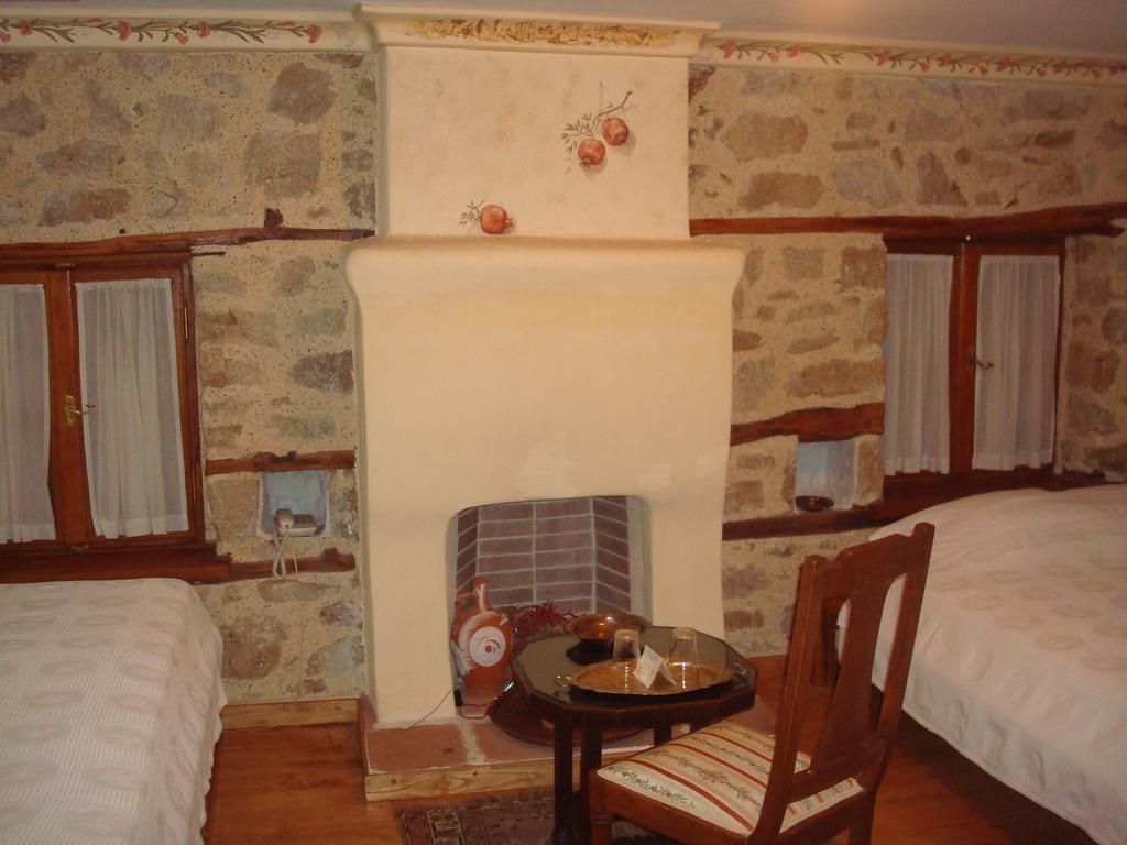 Oikia Alexandrou Traditional Inn أرنايا المظهر الخارجي الصورة